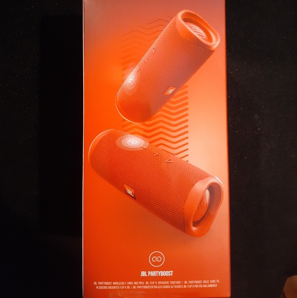JBL FLIP 5 RED WATERPROOF Speaker - Picture 3 of 3